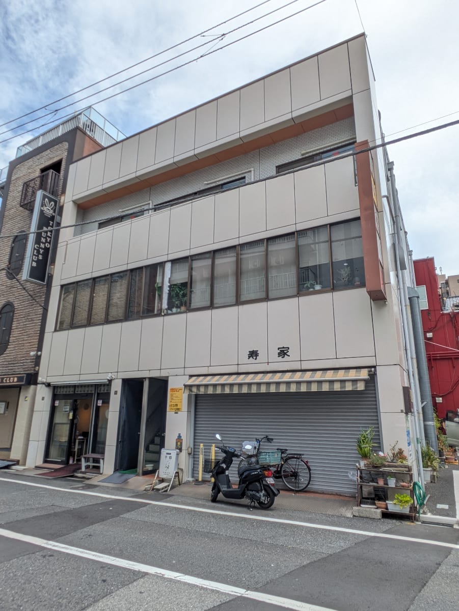 v20250929150708/fresh/building/J00100403276_6