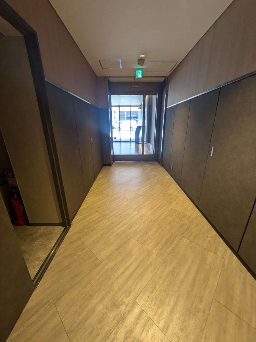 v20250930150908/fresh/building/J00100384057_11