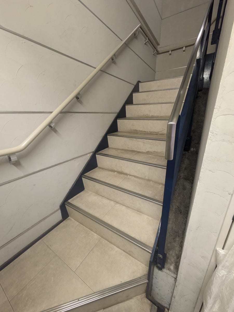 v20250930150908/fresh/building/J00100418242_8