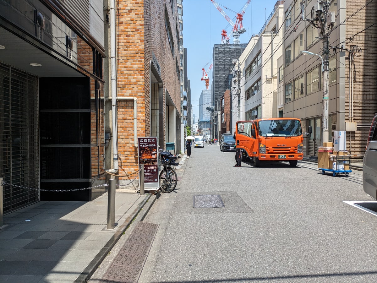 v20251001150706/fresh/building/J00100365326_16