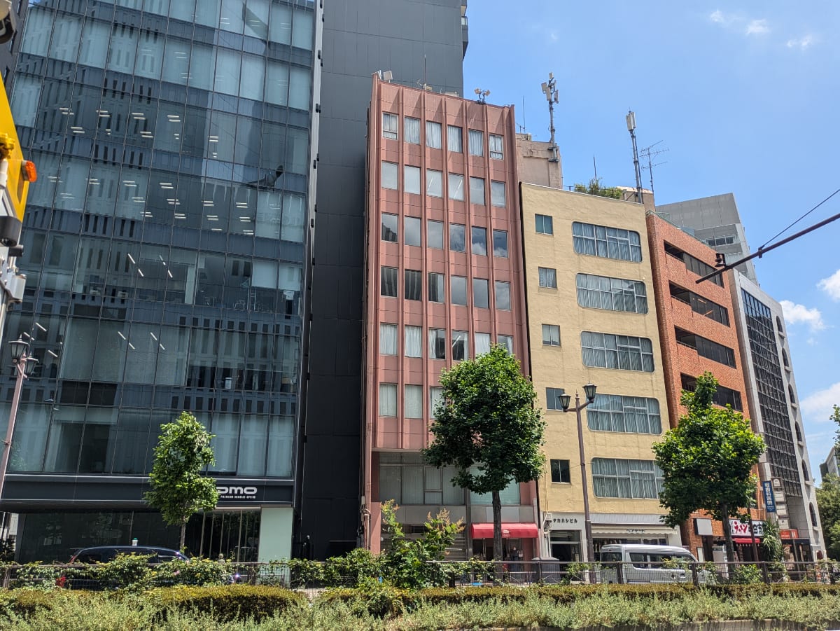v20251001150706/fresh/building/J00100366368_8