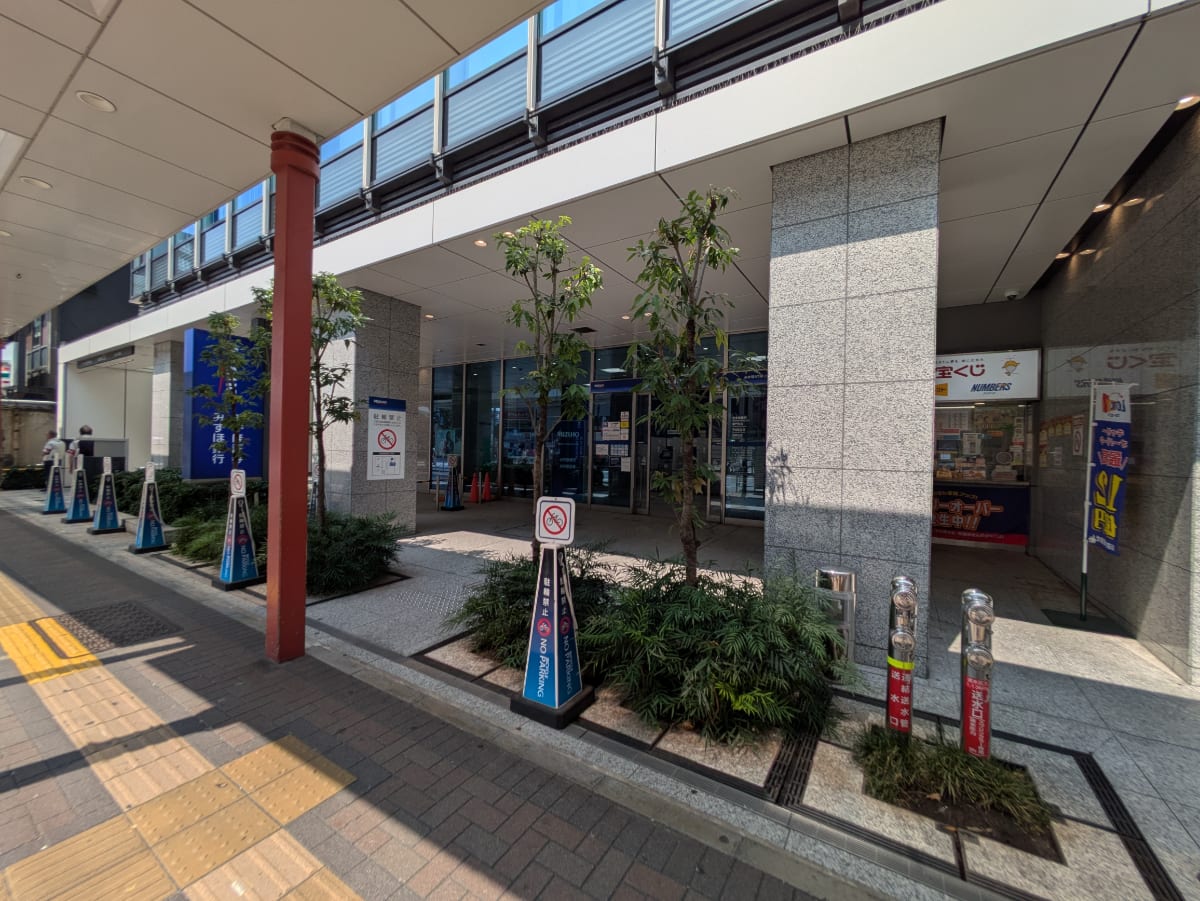 v20251001150706/fresh/building/J00100366979_12