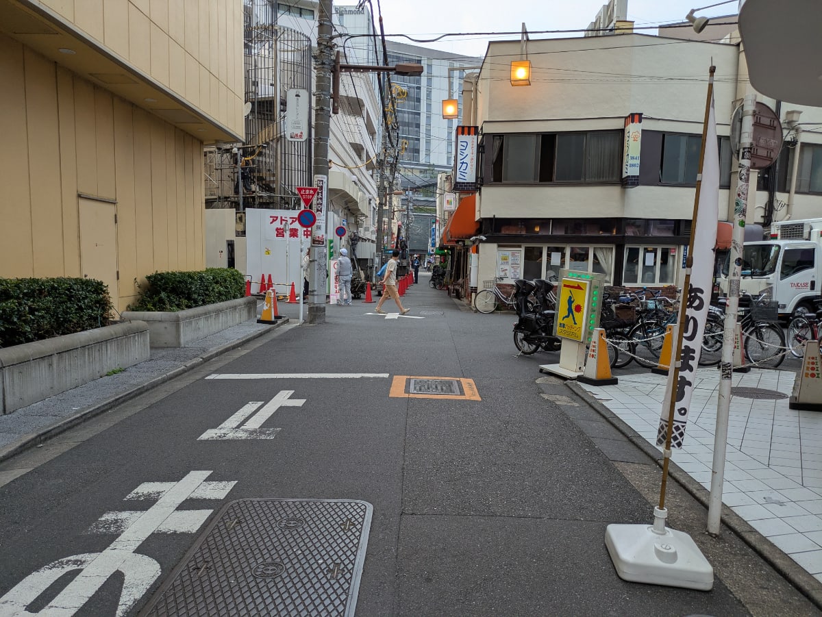 v20251001150706/fresh/building/J00100369619_15