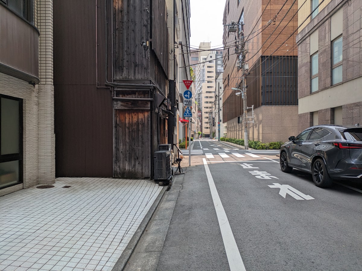 v20251001150706/fresh/building/J00100374248_2