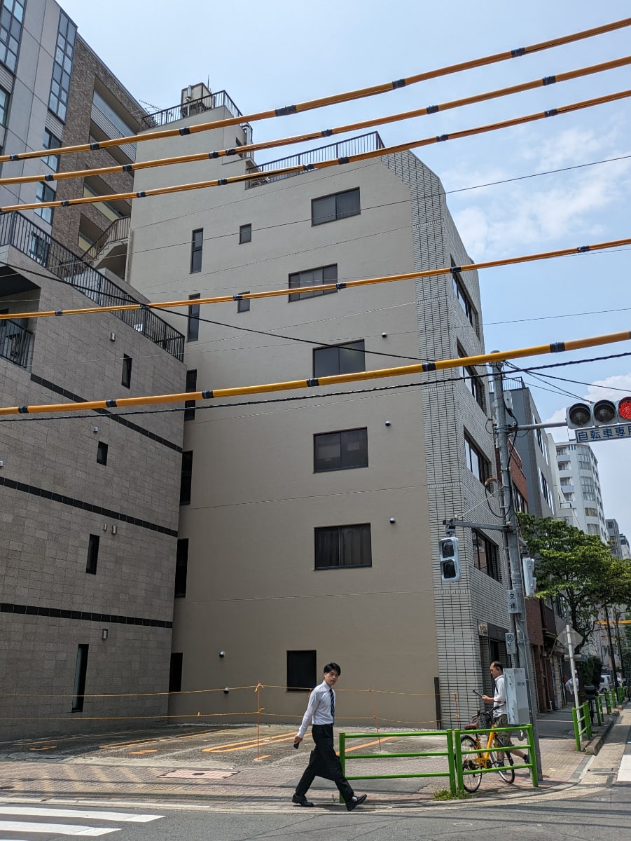 v20251001150706/fresh/building/J00100383261_8