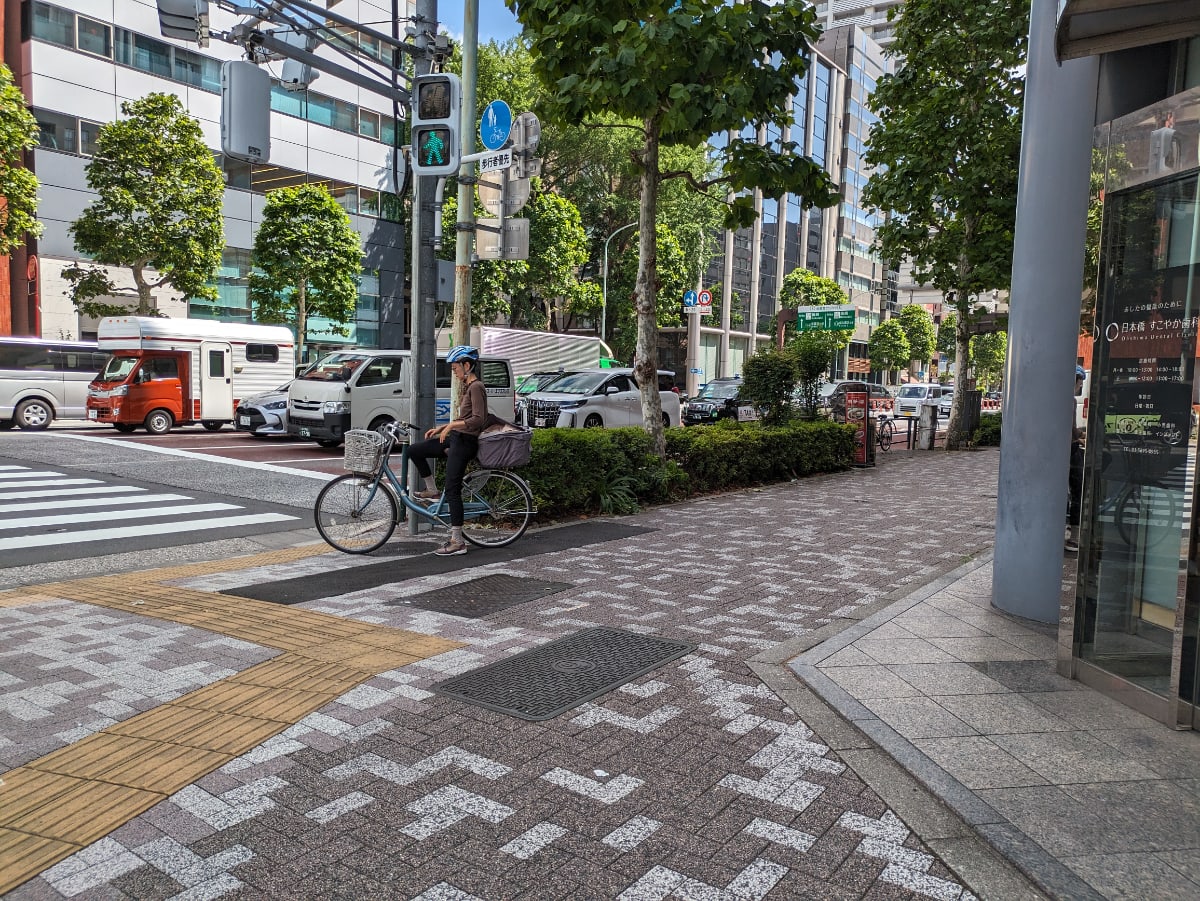 v20251001150706/fresh/building/J00100383337_20