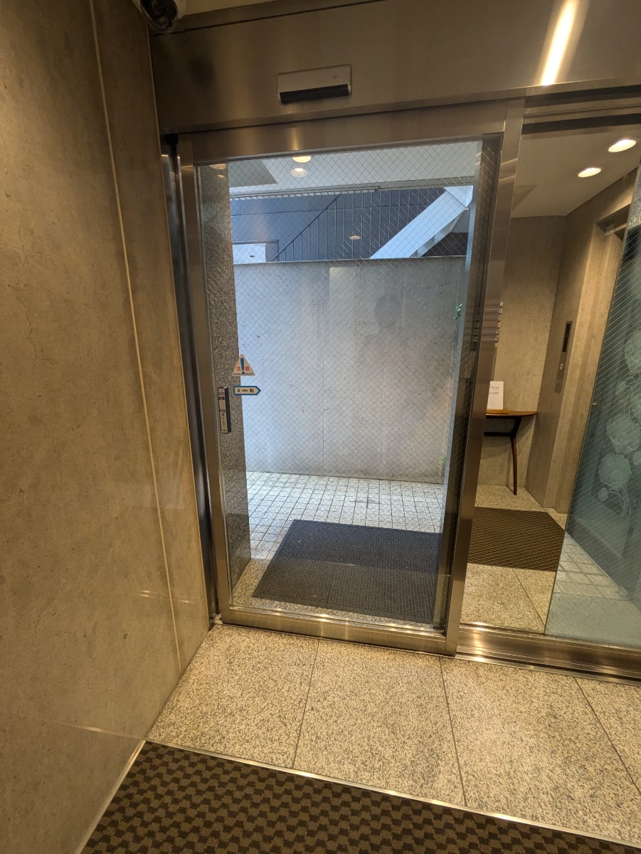 v20251001150706/fresh/building/J00100383890_12