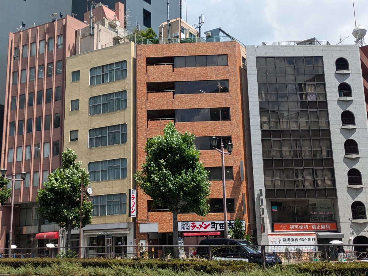 v20251001150706/fresh/building/J00100383895_5