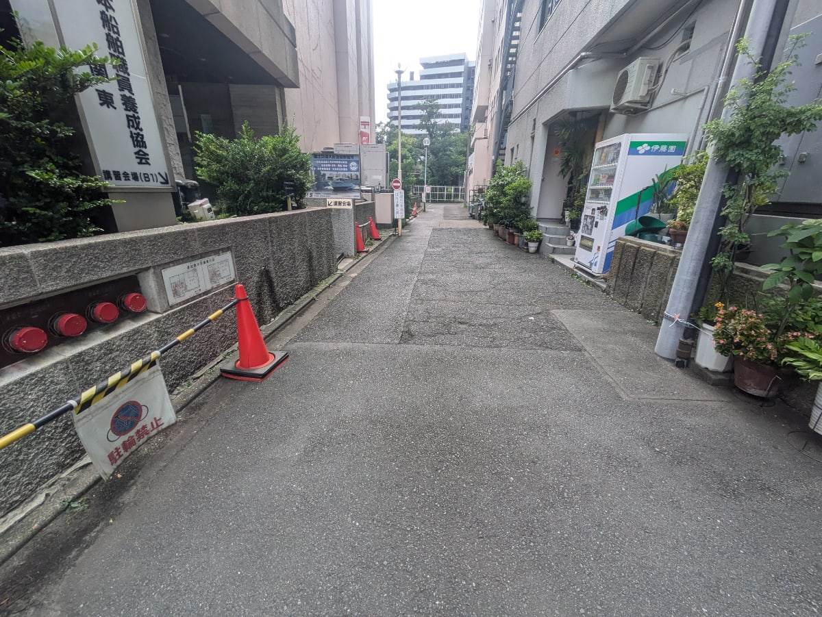 v20251001150706/fresh/building/J00100383926_17