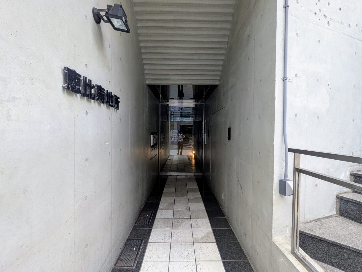 v20251001150706/fresh/building/J00100387827_3