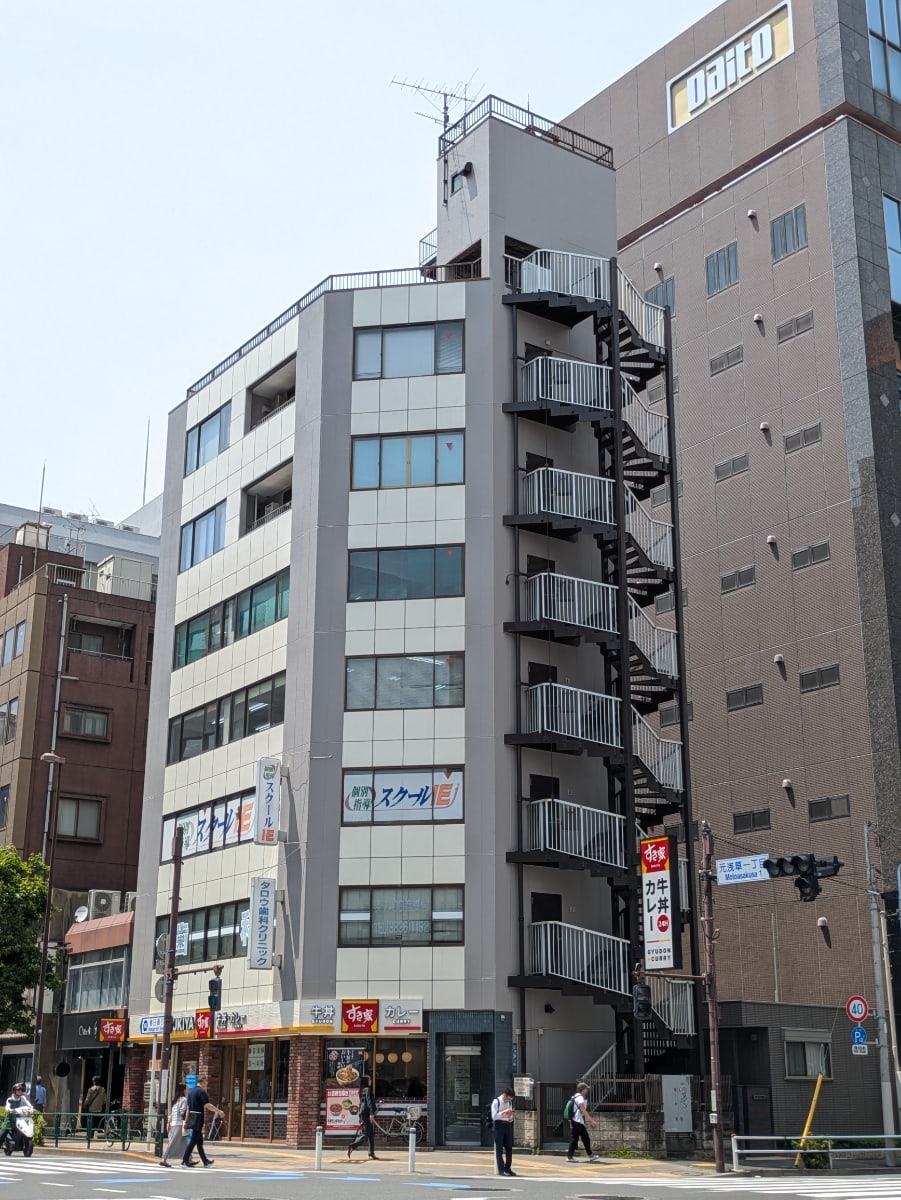 v20251001150706/fresh/building/J00100389689_7