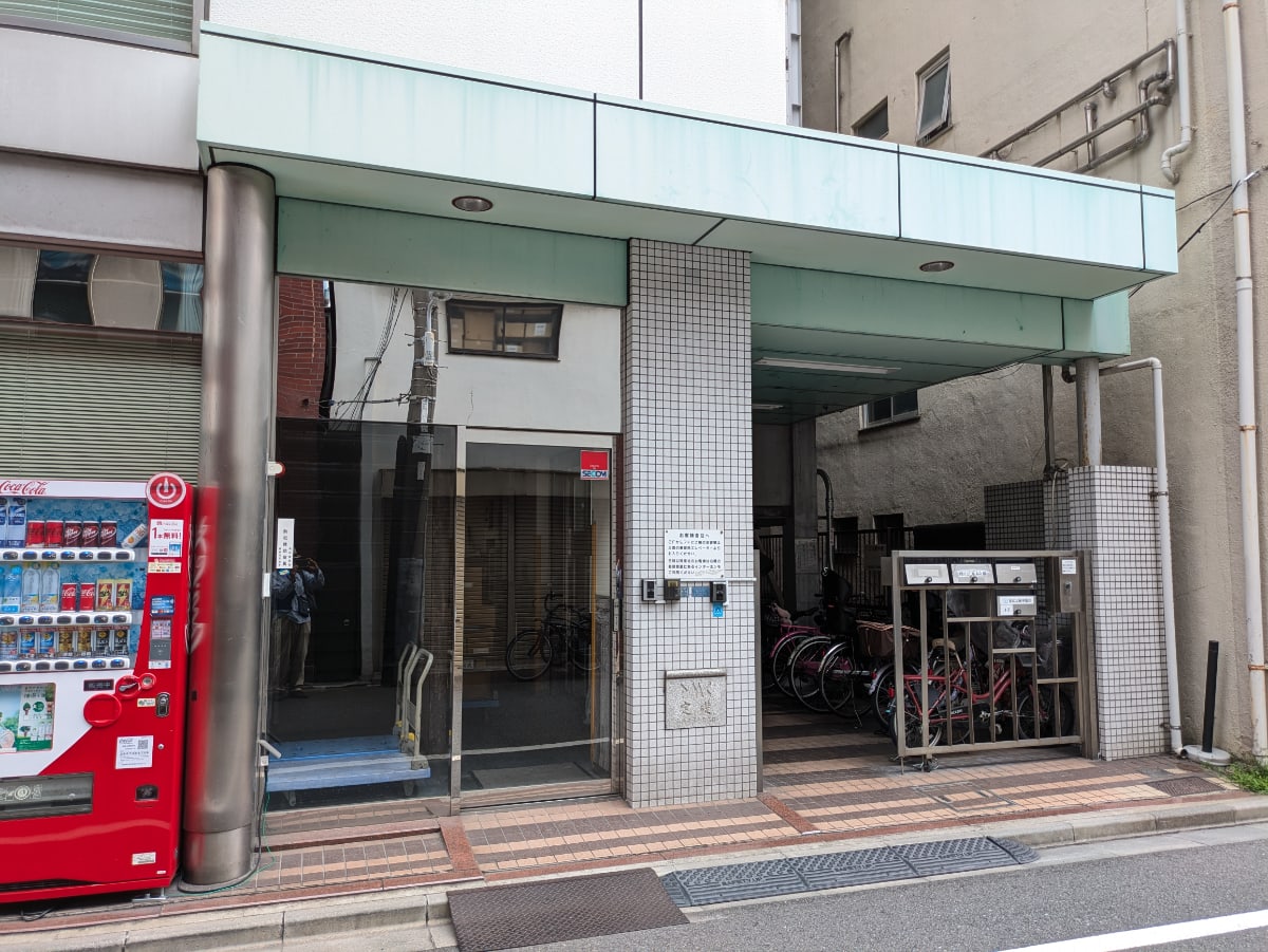 v20251001150706/fresh/building/J00100389929_12