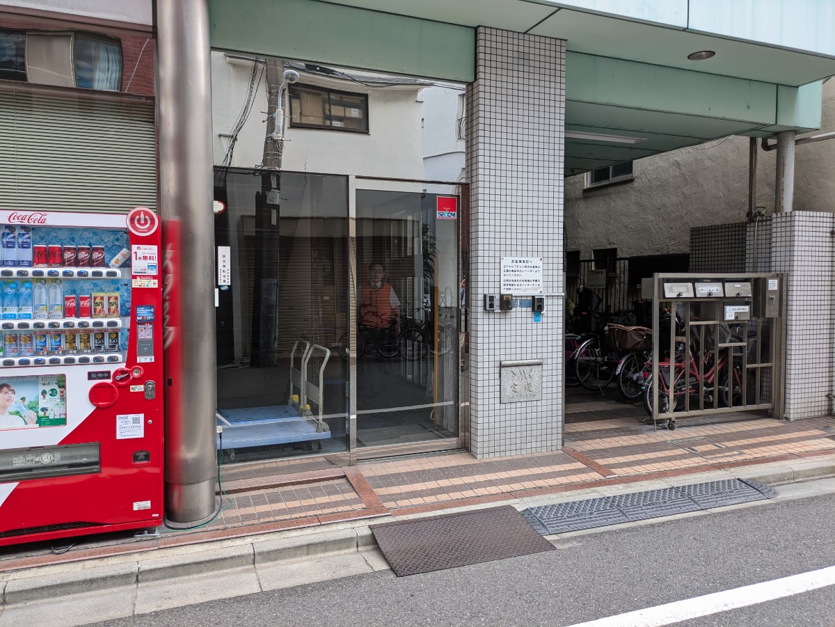 v20251001150706/fresh/building/J00100389929_3