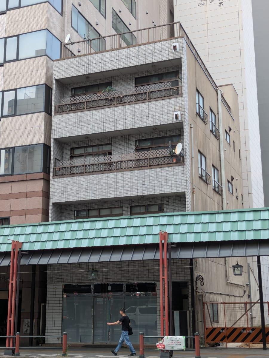 v20251001150706/fresh/building/J00100397954_6