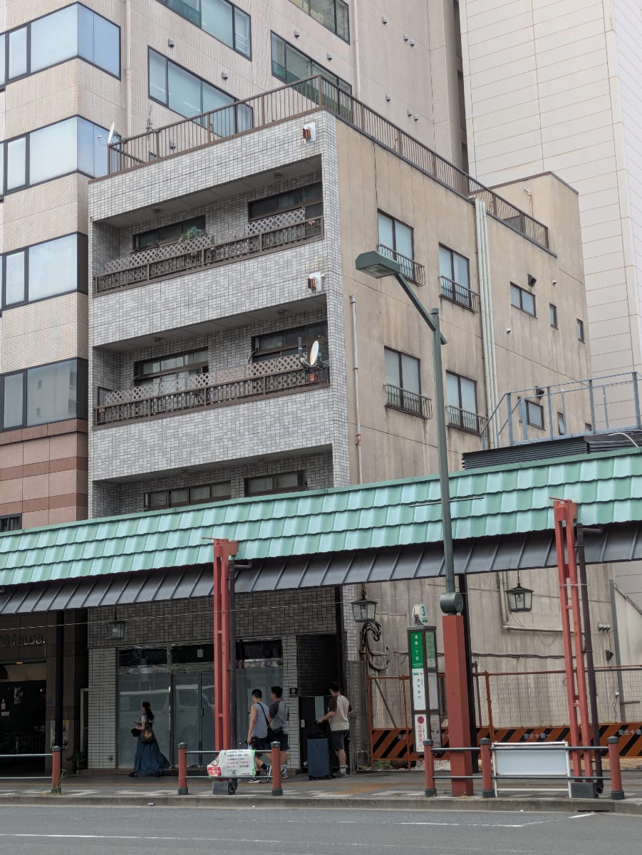 v20251001150706/fresh/building/J00100397954_7