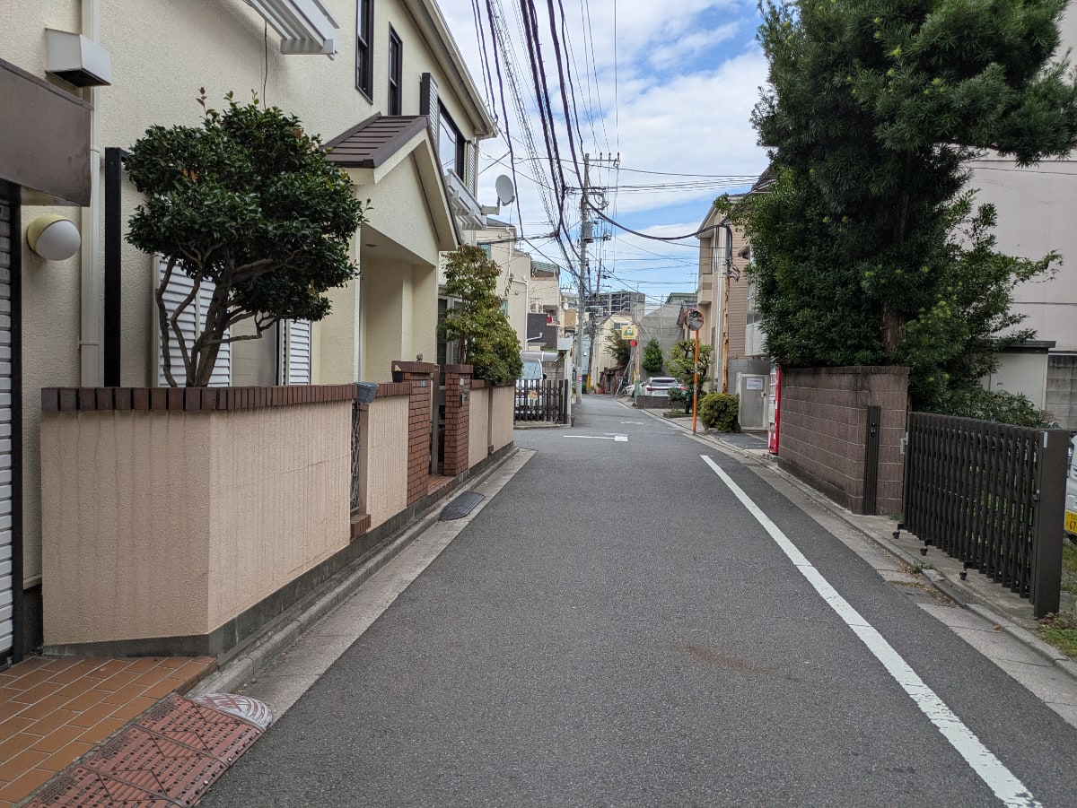 v20251001150706/fresh/building/J00100408117_2