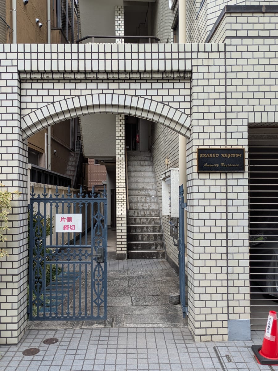 v20251001150706/fresh/building/J00100408117_3