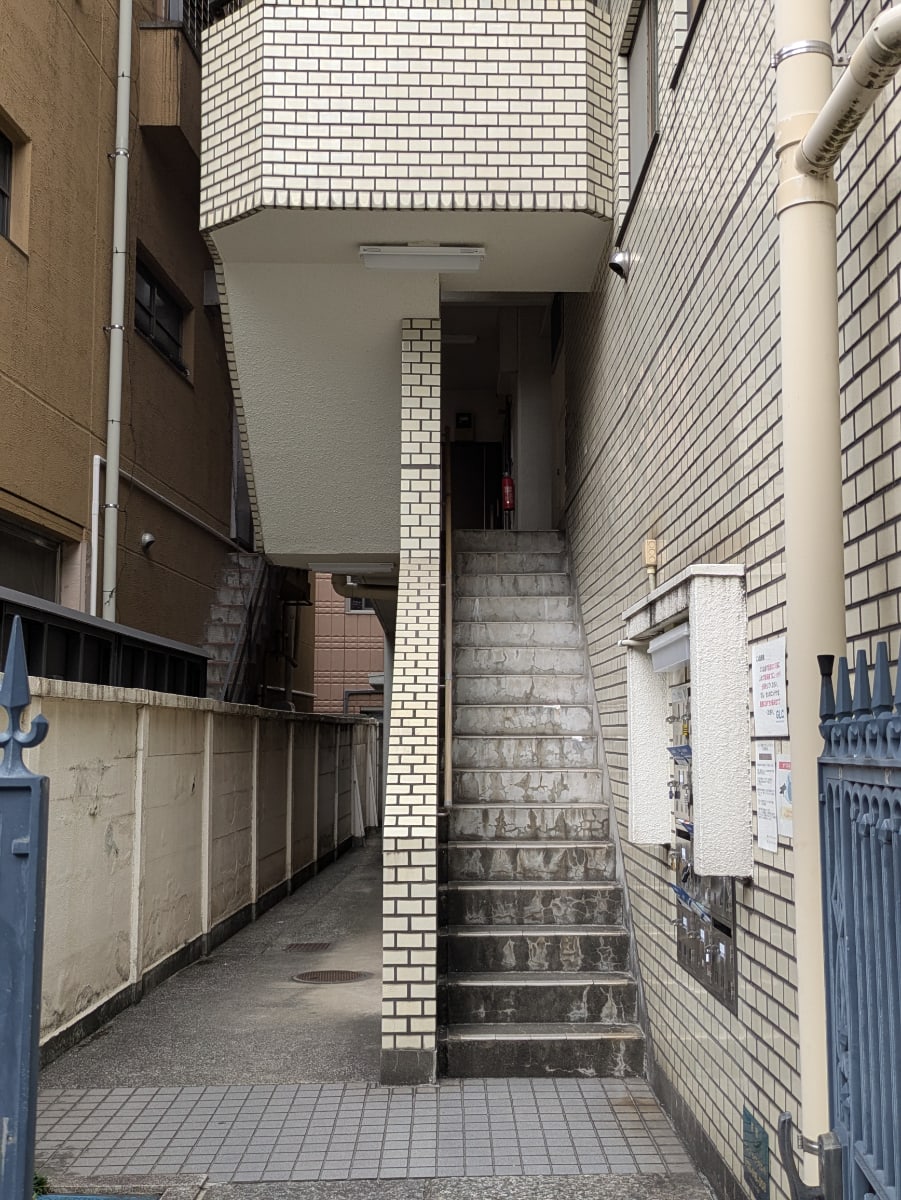 v20251001150706/fresh/building/J00100408117_4