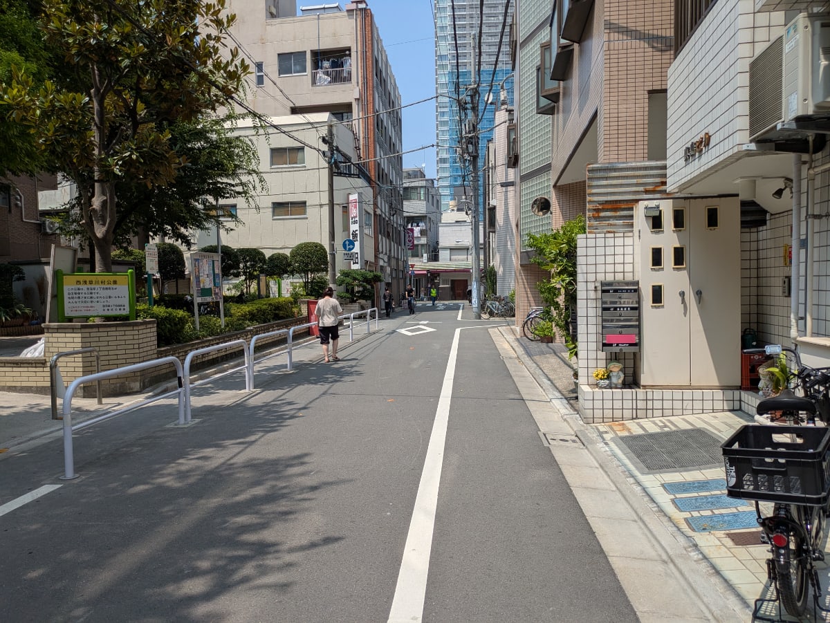 v20251001150706/fresh/building/J00100417709_2