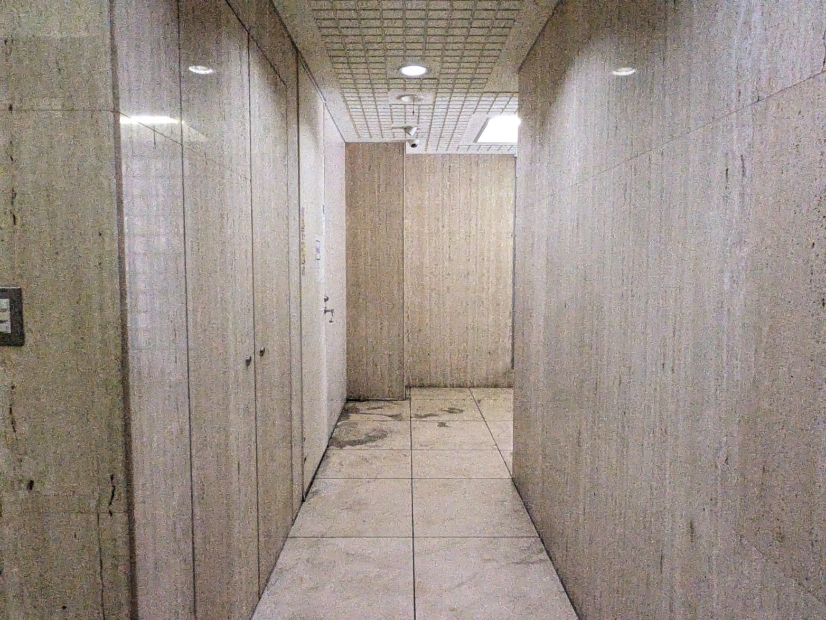 v20251001150706/fresh/building/J00100421896_9