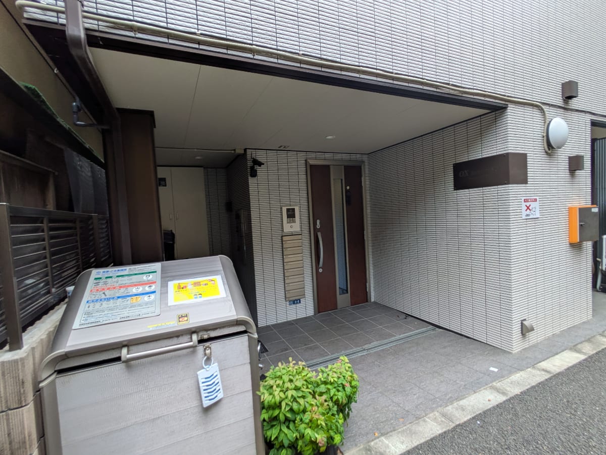 v20251001150706/fresh/building/J00100432318_3