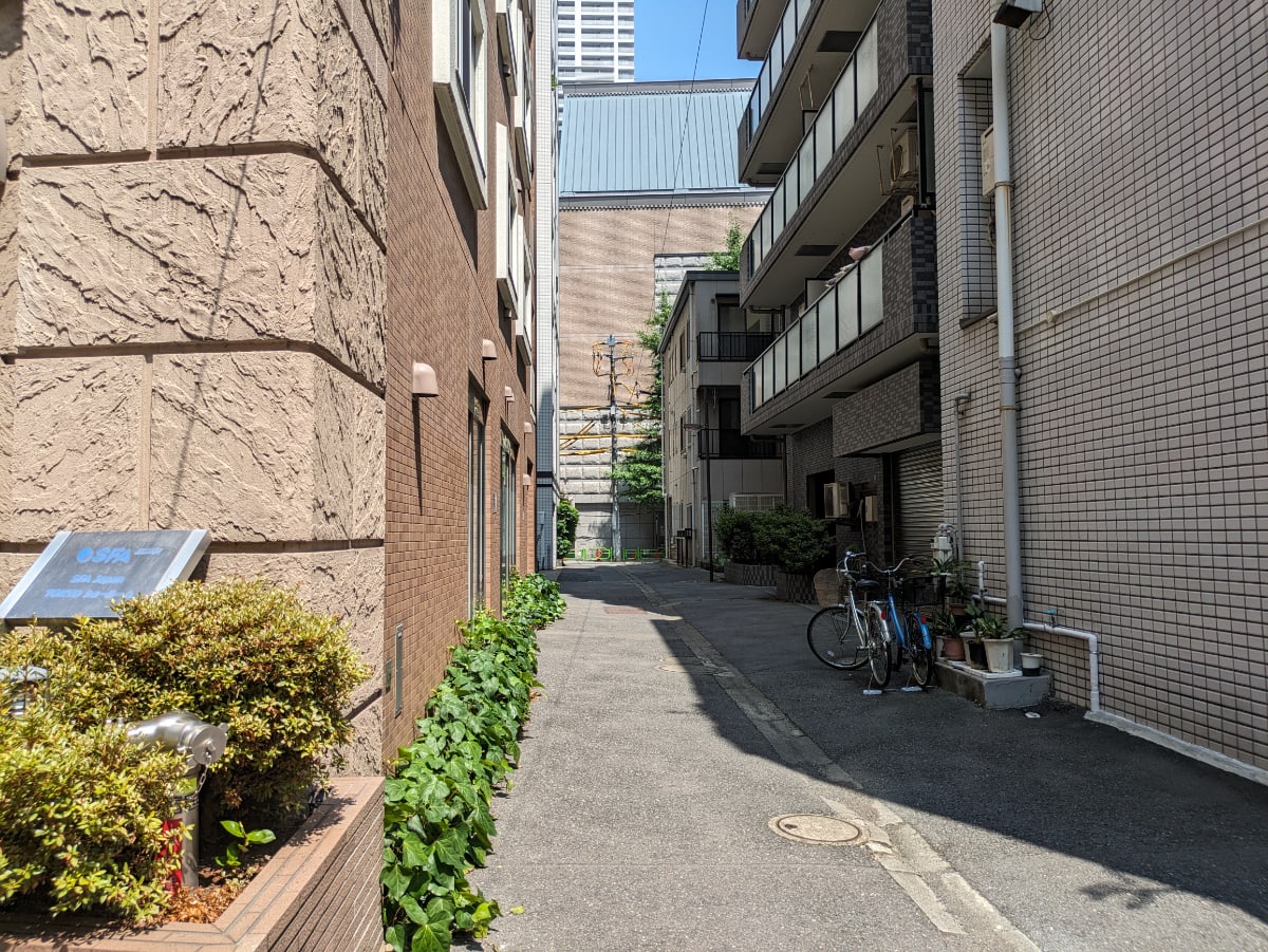v20251001150706/fresh/building/J00100438528_13