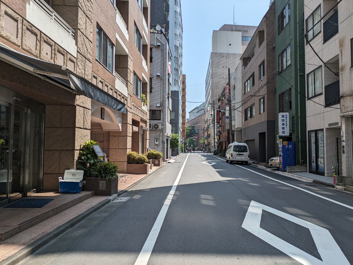 v20251001150706/fresh/building/J00100438528_15