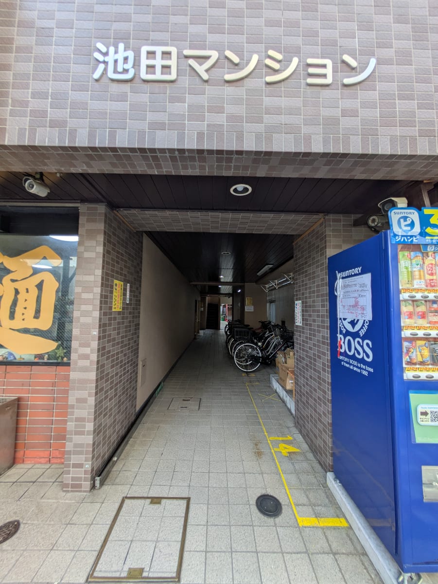 v20251001150706/fresh/building/J00100457818_3