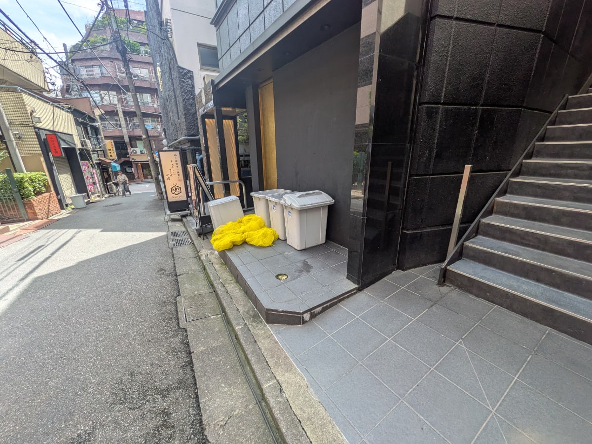 v20251001150706/fresh/building/J00100477200_14