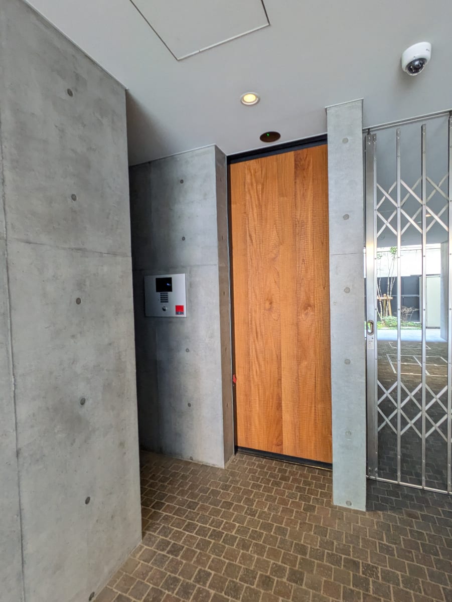 v20251001150706/fresh/building/J00100498900_3