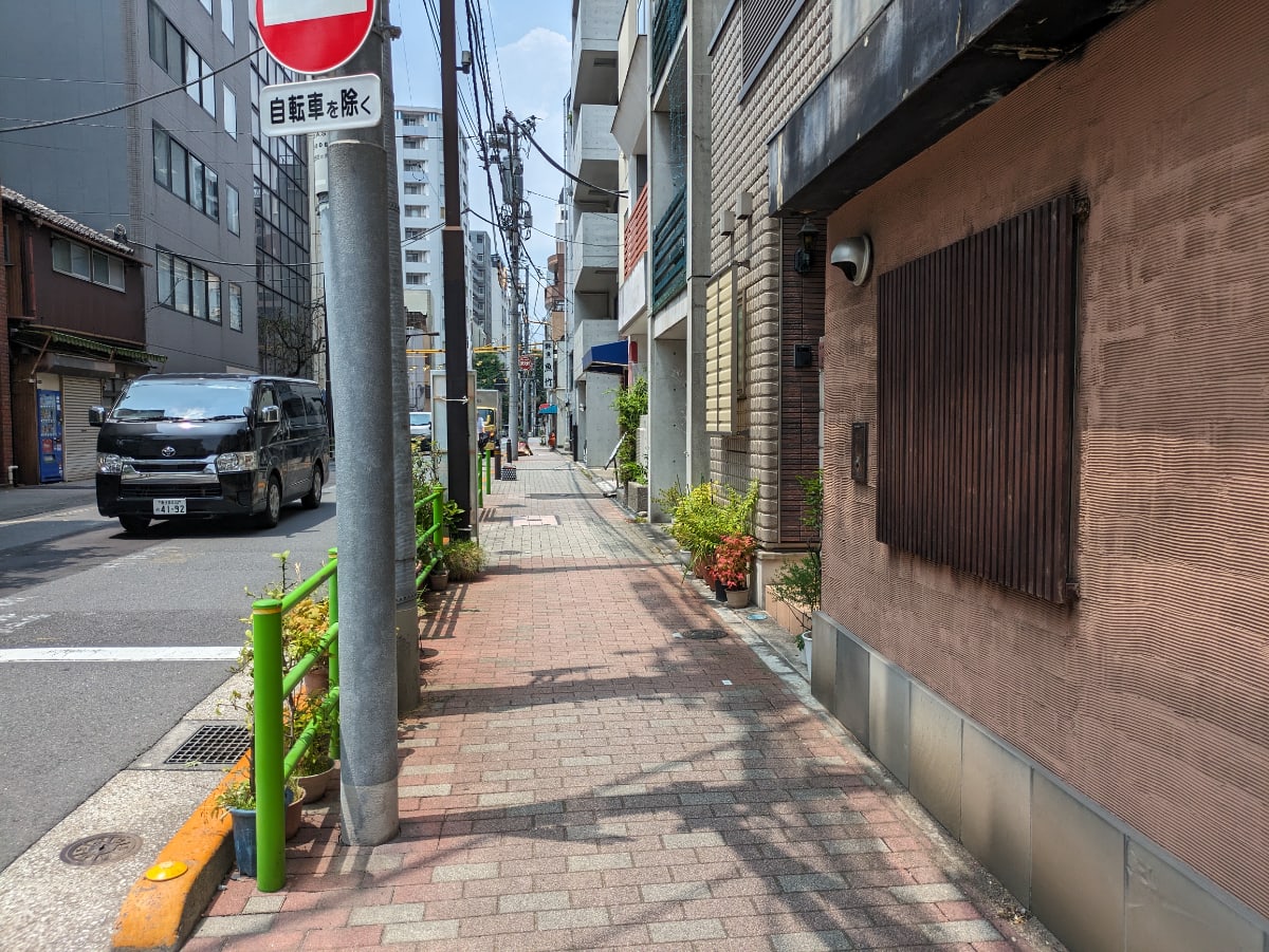 v20251001150706/fresh/building/J00100608189_11