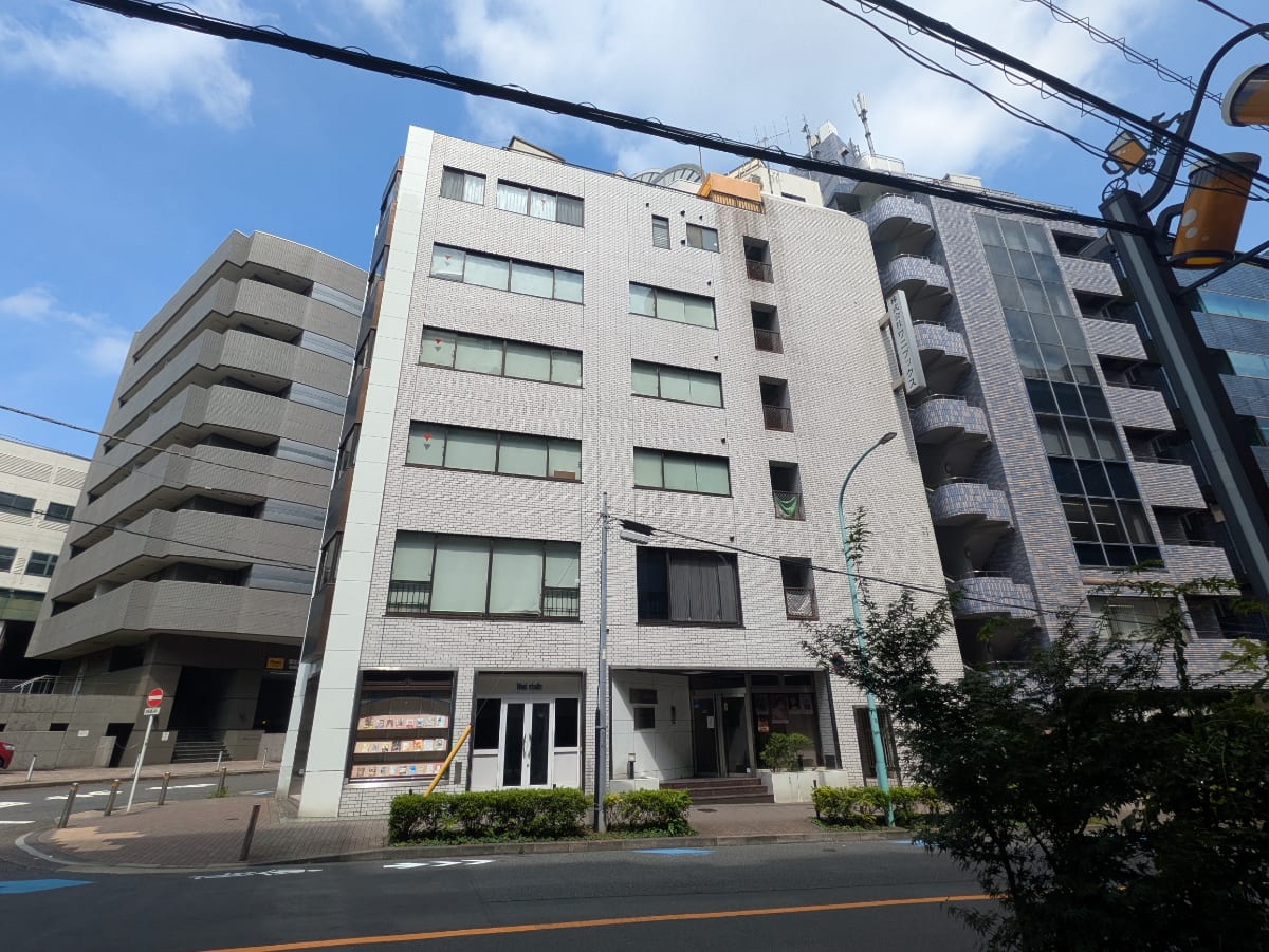 v20251003033705/fresh/building/J00100364320_9