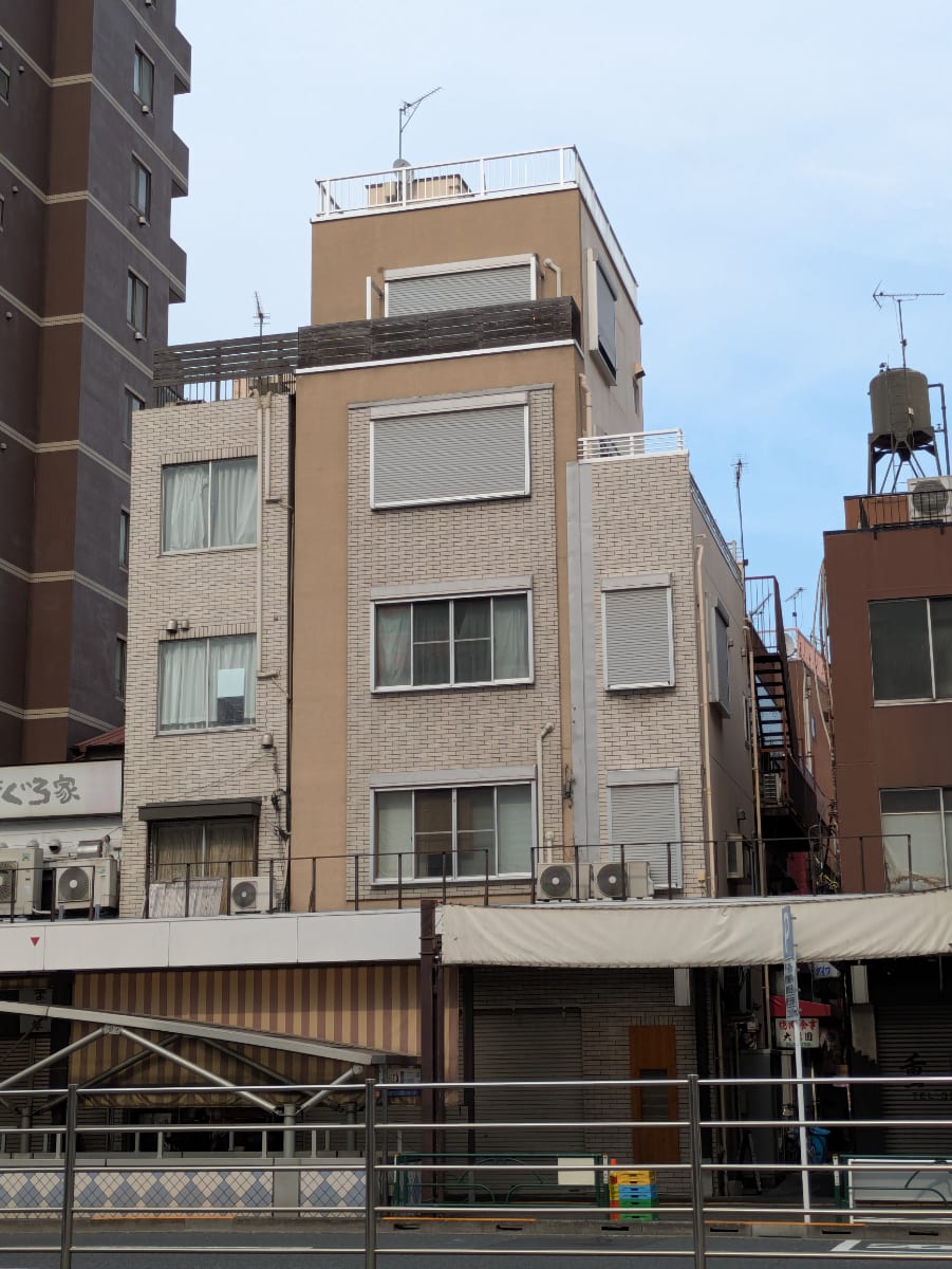 v20251003033705/fresh/building/J00100364336_5