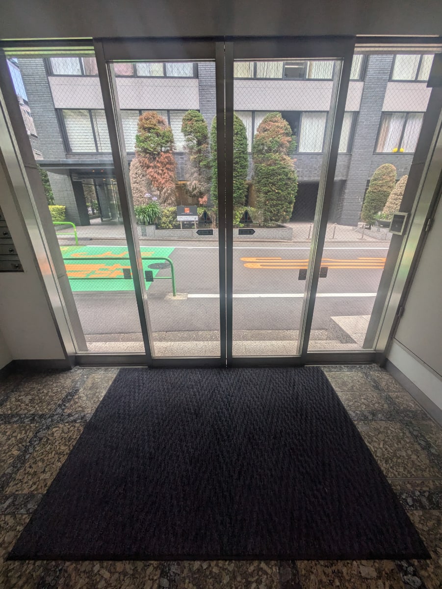 v20251003033705/fresh/building/J00100365635_9