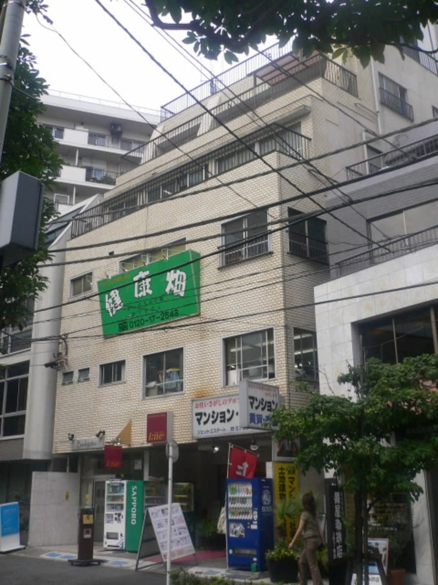v20251003033705/fresh/building/J00100365894_1