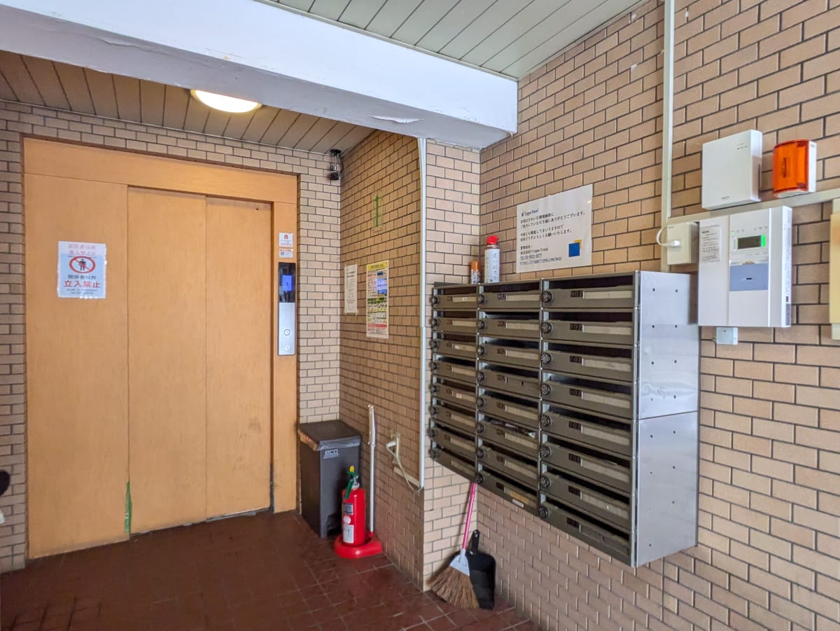 v20251003033705/fresh/building/J00100366508_16