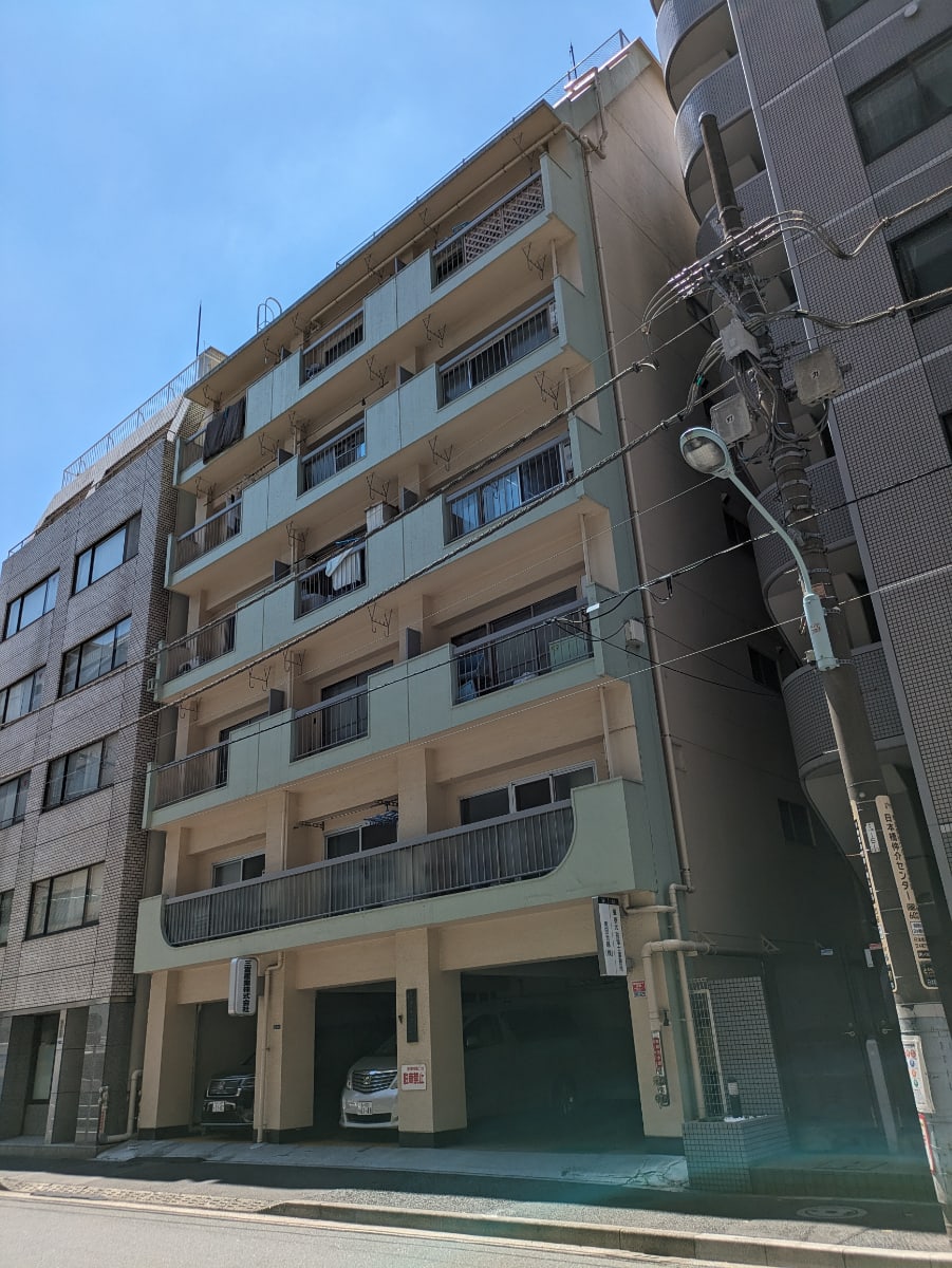v20251003033705/fresh/building/J00100374242_10