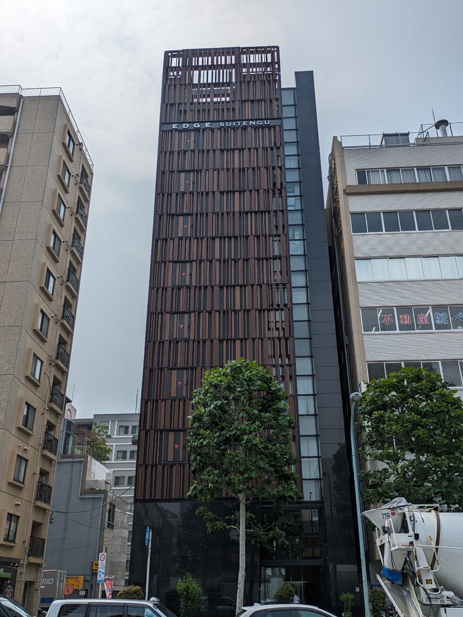 v20251003033705/fresh/building/J00100375274_1