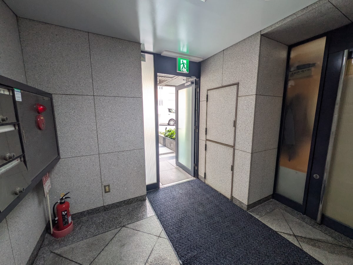 v20251003033705/fresh/building/J00100377818_10