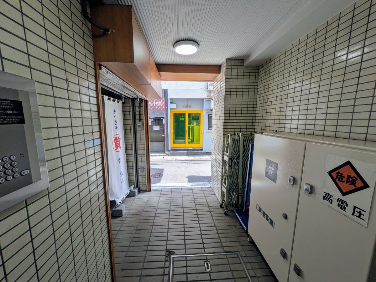 v20251003033705/fresh/building/J00100378083_10