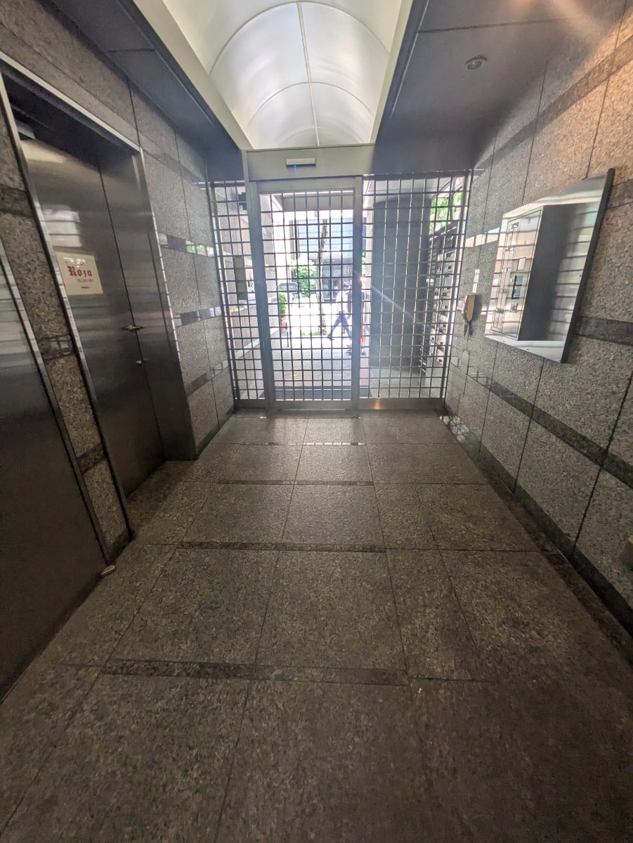 v20251003033705/fresh/building/J00100378144_9