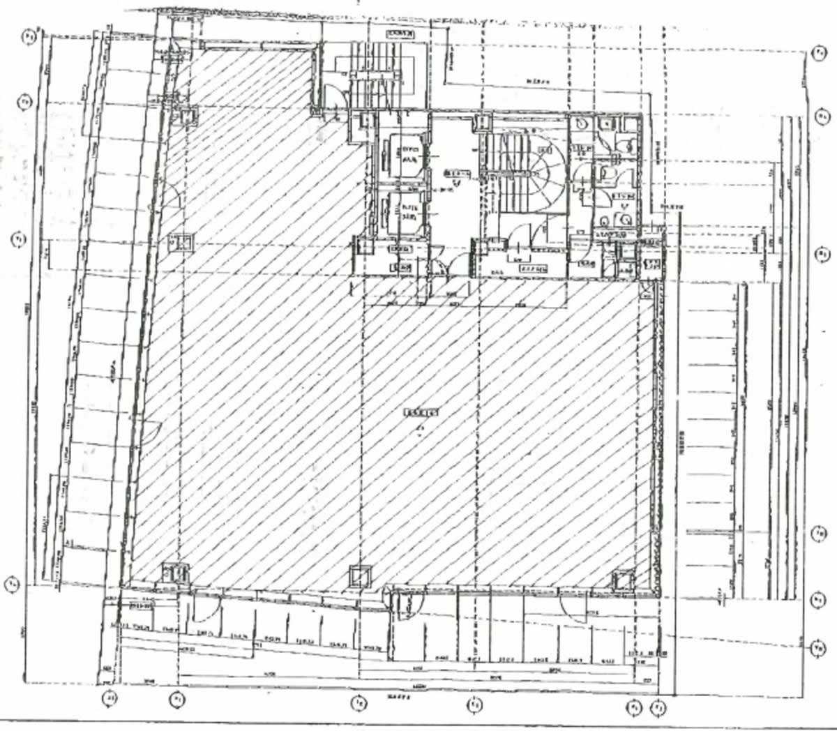 v20251003033705/fresh/building/J00100380215_18