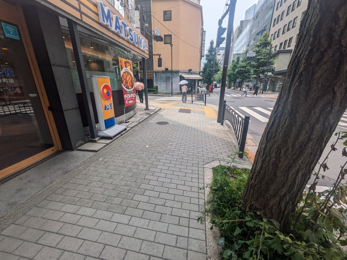 v20251003033705/fresh/building/J00100383971_16