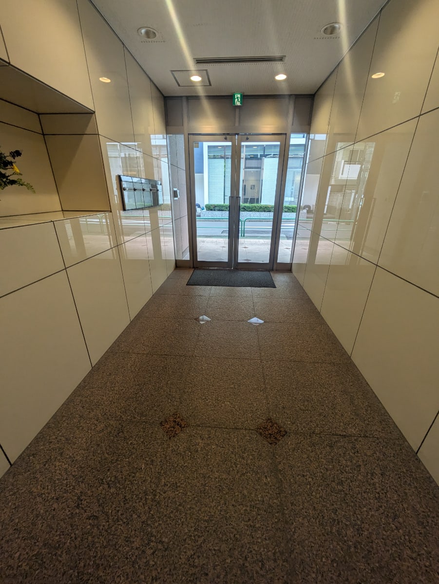 v20251003033705/fresh/building/J00100386371_9