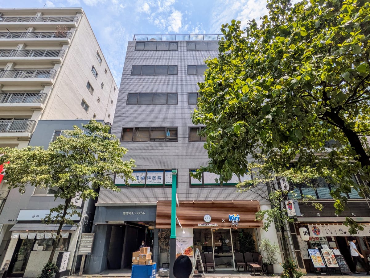 v20251003033705/fresh/building/J00100387824_1