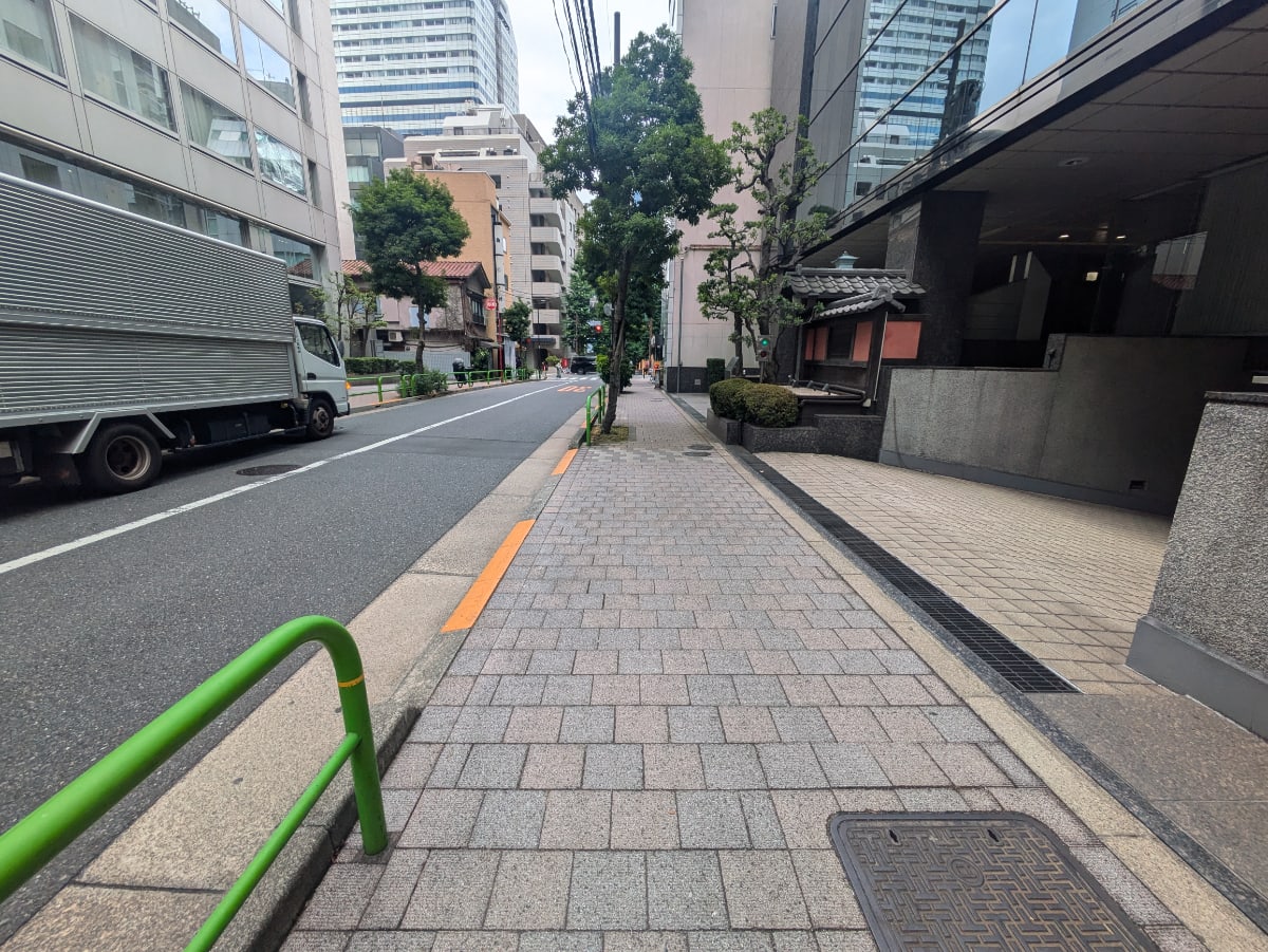 v20251003033705/fresh/building/J00100390432_2