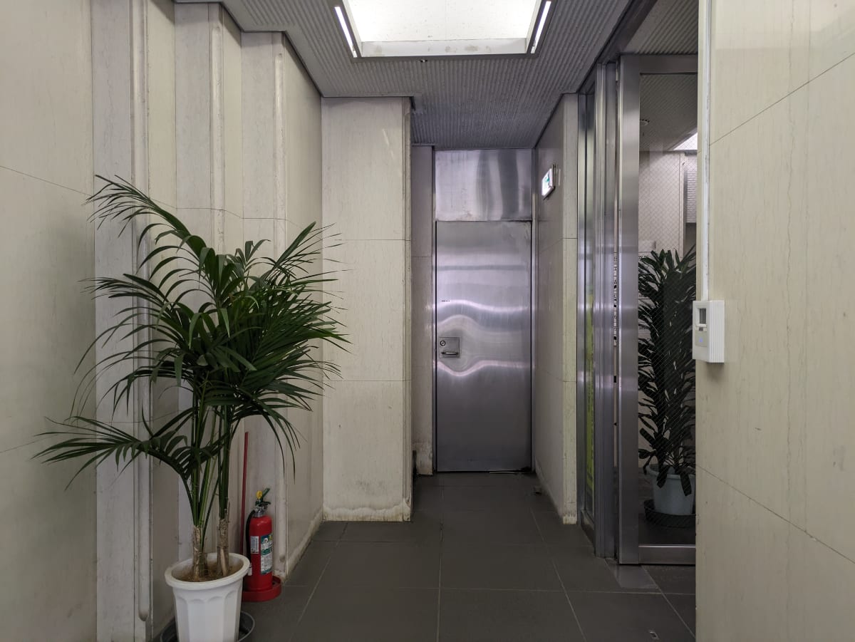 v20251003033705/fresh/building/J00100390673_11