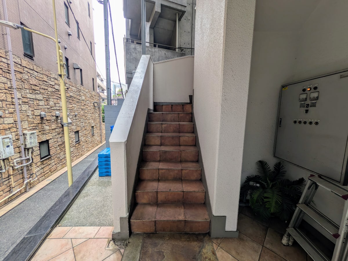 v20251003033705/fresh/building/J00100391833_11