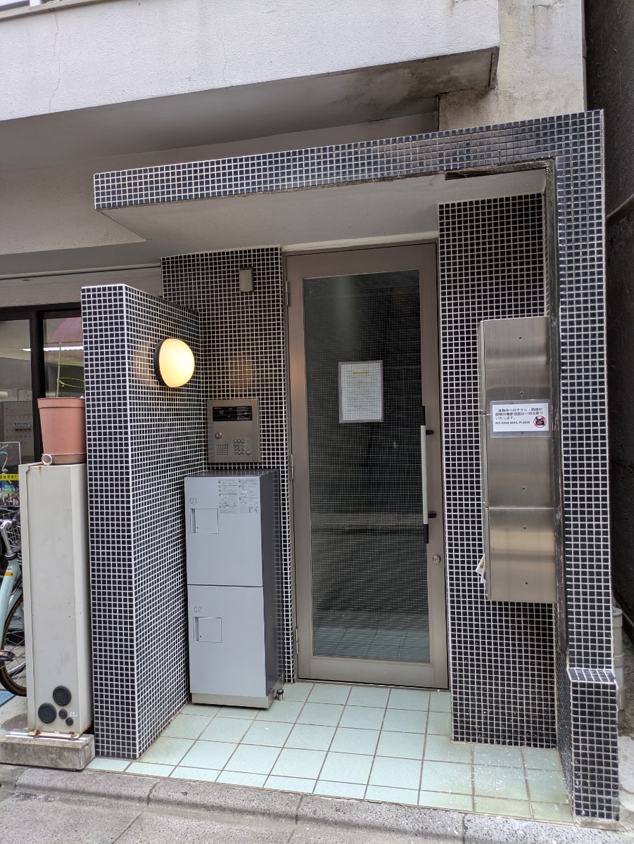 v20251003033705/fresh/building/J00100393699_3