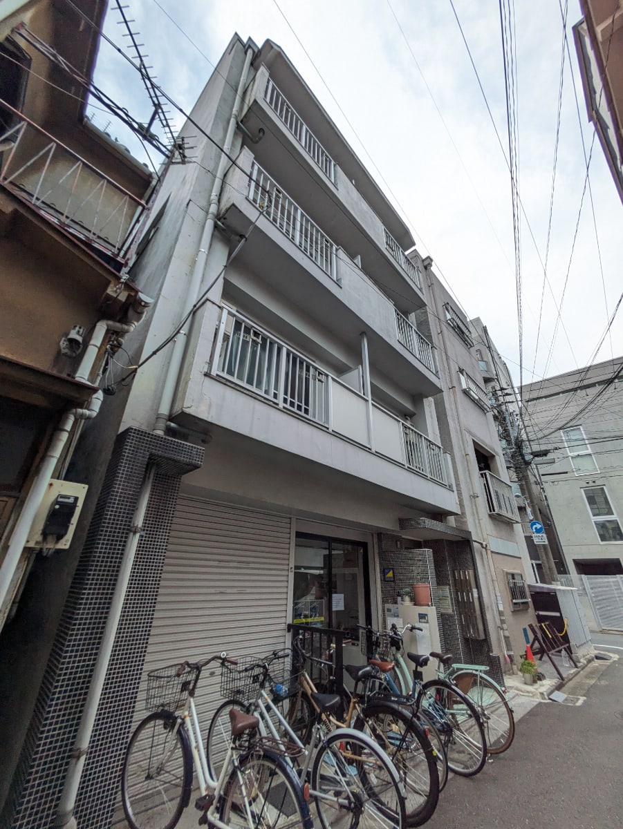 v20251003033705/fresh/building/J00100393699_7